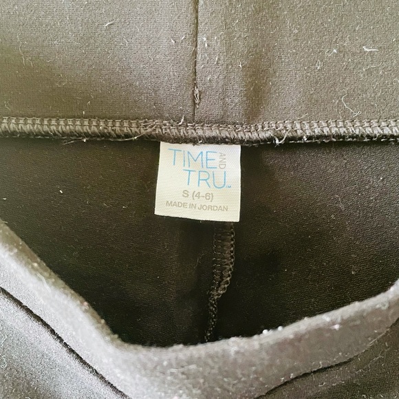 Time and Tru Black Women’s Legging - Picture 2 of 3